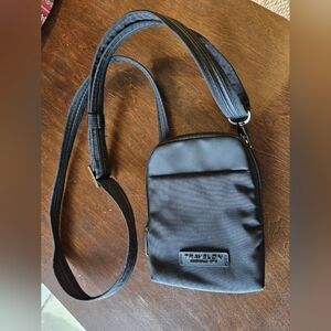 Travelon metro mini crossbody